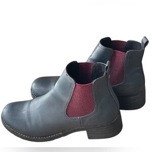 Eastland Women's Jasmine Chelsea Boot Size 9.5